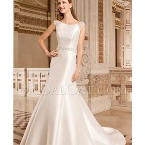 Stunning Wedding dress NWT